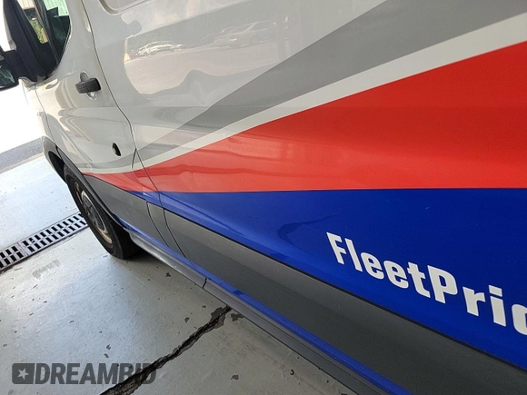 2018 Ford Transit with VIN 1FTYE1CM0JKA08176, listed as a IAAI auction lot 42727683 with 287,555 mi miles and . Bid and sale history available at DreamBid. Image 1.