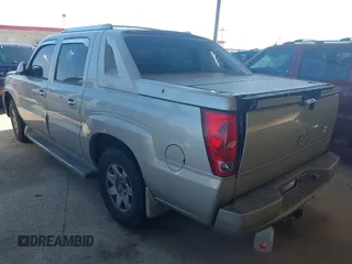 2005 Cadillac Escalade EXT with VIN 3GYEK62N55G191729, listed as a IAAI auction lot 41980605 with 224,349 mi miles. Bid and sale history available at carsss.com. Image 3.