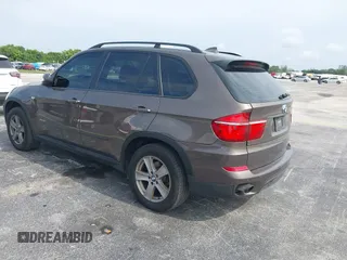 2012 BMW X5 35i z VIN 5UXZV4C53CL991140, wystawiony jako IAAI lot #42312591 z przebiegiem 115 875 mil mil oraz . Historia ofert i sprzedaży dostępna na DreamBid. Obrazek 3.