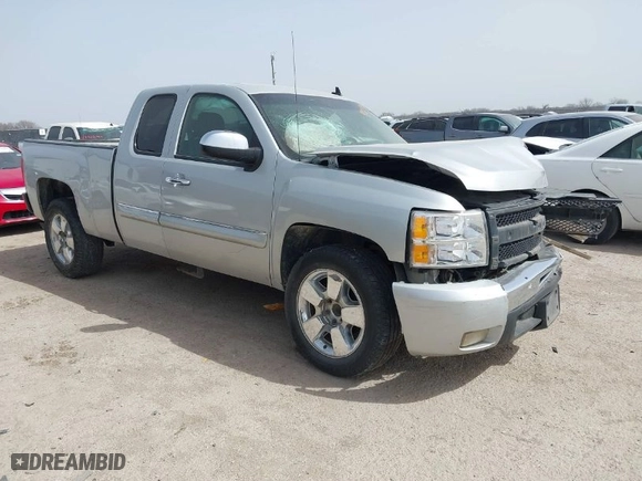 2011 Chevrolet Silverado 1500 LT with VIN 1GCRCSE05BZ117820, listed as a IAAI auction lot 41722434 with 162,365 mi miles. Bid and sale history available at carsss.com. Image 1.