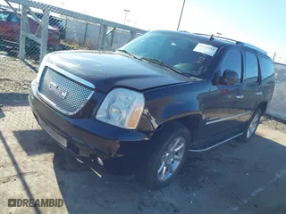 2009 GMC Yukon Denali with VIN 1GKFK03249R163622, listed as a IAAI auction lot 41279580 with 185,441 mi miles. Bid and sale history available at carsss.com. Image 2.