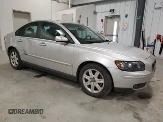 2005 Volvo S40 с VIN YV1MS382552057433, выставлен на аукционе Copart как лот 57947635 с пробегом 215 513 миль миль и Чистый • Clean title. История ставок и продаж доступна на DreamBid. Изображение 4.