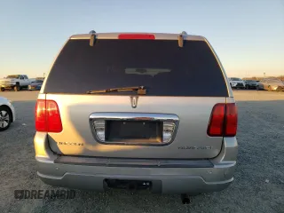 2003 Lincoln Navigator Luxury with VIN 5LMFU28R73LJ17499, listed as a Copart auction lot 89354325 with 178,522 mi miles and Non Repairable. Bid and sale history available at carsss.com. Image 6.