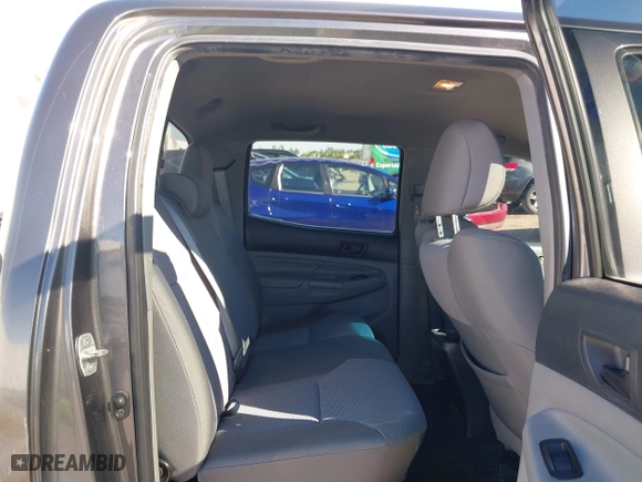 2013 Toyota Tacoma PreRunner with VIN 5TFJU4GN2DX039199, listed as a IAAI auction lot 40882464 with 286,278 mi miles. Bid and sale history available at carsss.com. Image 8.