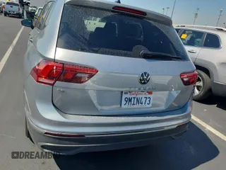 2024 Volkswagen Tiguan SE с VIN 3VV3B7AX9RM106728, выставлен на аукционе IAAI как лот 42845194 с пробегом 23 946 миль миль и . История ставок и продаж доступна на DreamBid. Изображение 25.