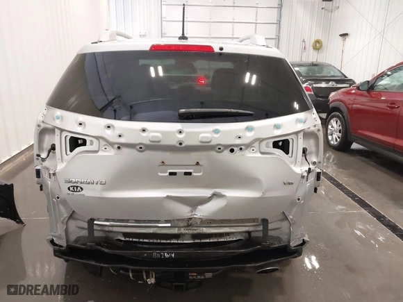 2015 Kia Sorento LX with VIN 5XYKTDA78FG622187, listed as a IAAI auction lot 41522095 with 213,223 mi miles. Bid and sale history available at carsss.com. Image 17.