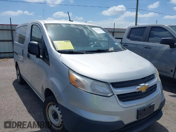 2015 Chevrolet City Express Cargo LT z VIN 3N63M0ZN1FK702603, wystawiony jako IAAI lot #39793062 z przebiegiem 101 593 mil mil oraz . Historia ofert i sprzedaży dostępna na DreamBid. Obrazek 1.