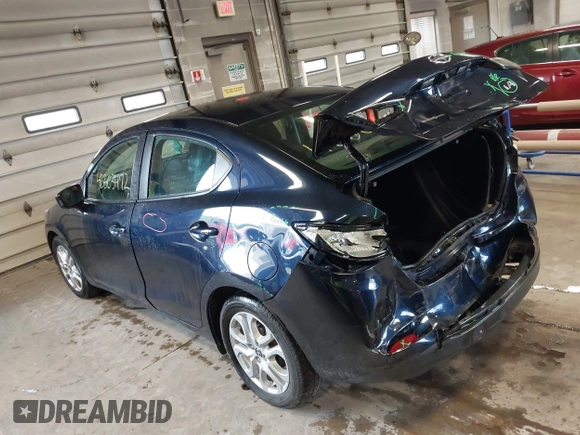 2016 Scion iA z VIN 3MYDLBZV5GY146138, wystawiony jako IAAI lot #42303472 z przebiegiem 29 289 mil mil oraz . Historia ofert i sprzedaży dostępna na DreamBid. Obrazek 3.