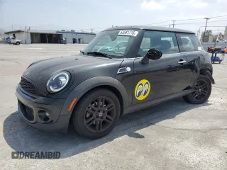 2013 MINI Hardtop with VIN WMWSU3C57DT689591, listed as a Copart auction lot 53581715 with 137,525 mi miles and Salvage title. Bid and sale history available at DreamBid. Image 1.