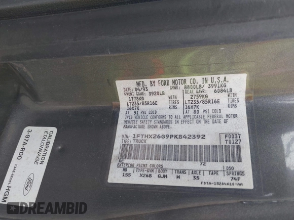 1993 Ford F-250 z VIN 1FTHX26G9PKB42392, wystawiony jako IAAI lot #42320912 z przebiegiem Nie podano mil oraz . Historia ofert i sprzedaży dostępna na DreamBid. Obrazek 9.