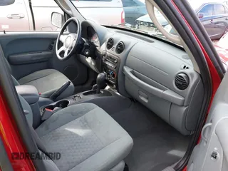 2007 Jeep Liberty Sport with VIN 1J4GL48K27W685218, listed as a IAAI auction lot 41808307 with 147,911 mi miles. Bid and sale history available at carsss.com. Image 5.
