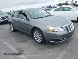 2012 Chrysler 200 Touring with VIN 1C3CCBBB6CN206059, listed as a IAAI auction lot 41882286 with 77,930 mi miles. Bid and sale history available at carsss.com. Image 1.