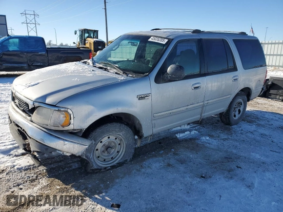 2000 Ford Expedition XLT with VIN 1FMRU1562YLB89741, listed as a Copart auction lot 45035205 with 264,627 mi miles and Salvage Title. Bid and sale history available at carsss.com. Image 1.