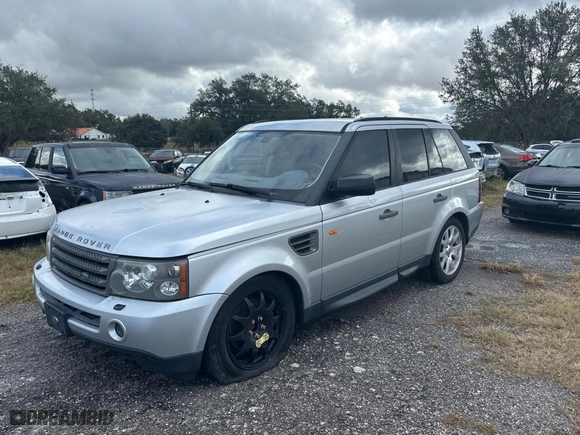 2008 Land Rover Range Rover Sport HSE with VIN SALSK25428A171759, listed as a Copart auction lot 84912654 with 169,102 mi miles and Clean Title. Bid and sale history available at carsss.com. Image 2.