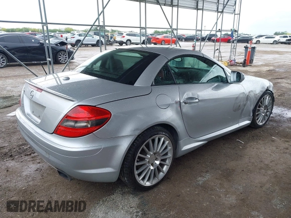2010 Mercedes-Benz SLK with VIN WDBWK5JA4AF226113, listed as a IAAI auction lot 42109070 with 123,725 mi miles and . Bid and sale history available at DreamBid. Image 4.