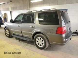 2004 Lincoln Navigator Luxury with VIN 5LMFU27R04LJ29755, listed as a Copart auction lot 86722214 with 121,737 mi miles and Salvage Title. Bid and sale history available at carsss.com. Image 2.