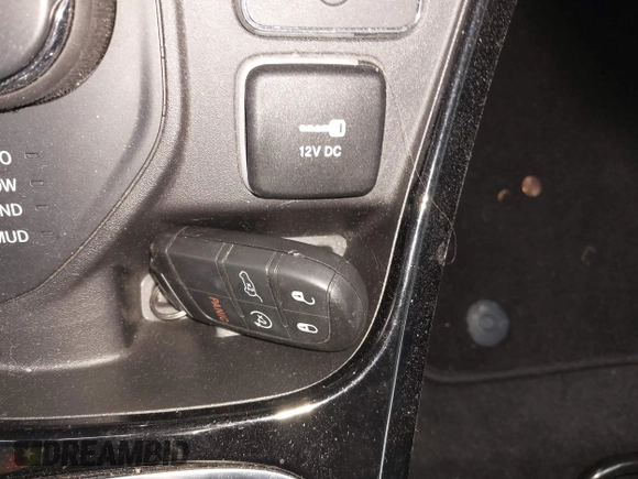 2018 Jeep Compass Latitude with VIN 3C4NJDBB2JT399488, listed as a IAAI auction lot 41553252 with 79,606 mi miles. Bid and sale history available at carsss.com. Image 11.