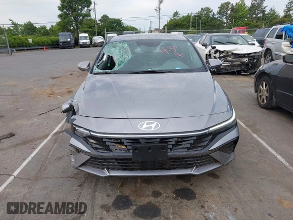 2025 Hyundai Elantra SEL Convenience with VIN KMHLS4DG5SU968429, listed as a IAAI auction lot 42225493 with 3,989 mi miles and . Bid and sale history available at DreamBid. Image 12.
