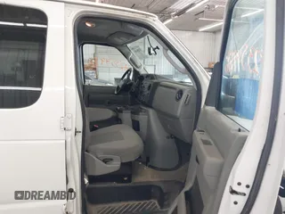 2013 Ford Econoline Passenger XL z VIN 1FBNE3BL7DDA62126, wystawiony jako IAAI lot #42354986 z przebiegiem 66 906 mil mil oraz . Historia ofert i sprzedaży dostępna na DreamBid. Obrazek 5.