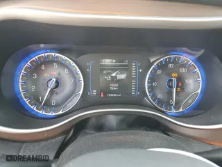 2018 Chrysler Pacifica Touring L with VIN 2C4RC1BG4JR211577, listed as a Copart auction lot 49808885 with 123,246 mi miles and Salvage Title. Bid and sale history available at carsss.com. Image 9.