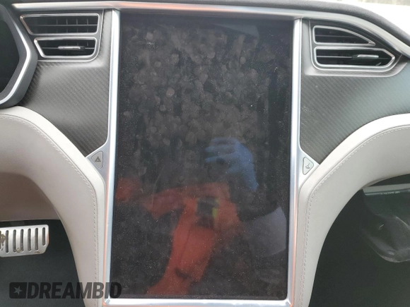 2015 Tesla Model S 85D with VIN 5YJSA1H4XFF096717, listed as a Copart auction lot 84732464 with Not Provided miles and Salvage Title. Bid and sale history available at carsss.com. Image 9.