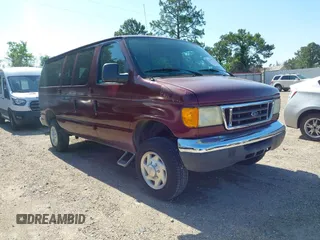 2007 Ford Econoline Passenger XL with VIN 1FMNE11L77DA75542, listed as a IAAI auction lot 42165432 with 63,821 mi miles. Bid and sale history available at carsss.com. Image 1.