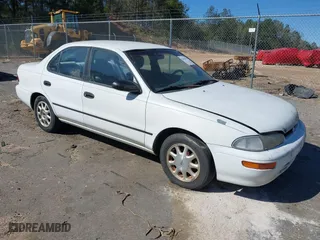 1997 Geo Prizm LSi with VIN 1Y1SK5282VZ410591, listed as a IAAI auction lot 41843795 with 117,231 mi miles. Bid and sale history available at carsss.com. Image 1.