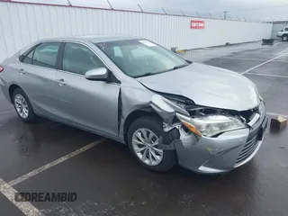 2015 Toyota Camry XLE z VIN 4T4BF1FK7FR449250, wystawiony jako IAAI lot #41964661 z przebiegiem 49 905 mil mil oraz . Historia ofert i sprzedaży dostępna na DreamBid. Obrazek 1.