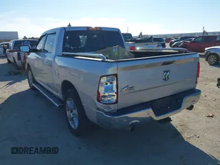 2015 Ram 1500 Lone Star z VIN 1C6RR6LT0FS500850, wystawiony jako IAAI lot #41273883 z przebiegiem 120 178 mil mil oraz . Historia ofert i sprzedaży dostępna na DreamBid. Obrazek 3.