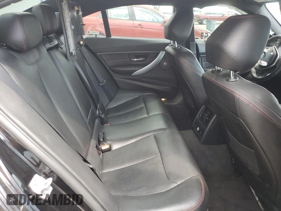 2015 BMW 3 Series 328i xDrive z VIN WBA3B5G54FNS12463, wystawiony jako Copart lot #55415725 z przebiegiem 133 747 mil mil oraz Szkoda całkowita • Salvage title. Historia ofert i sprzedaży dostępna na DreamBid. Obrazek 10.