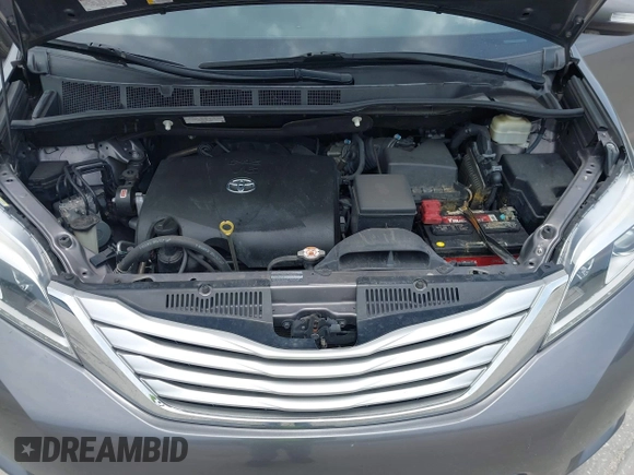 2017 Toyota Sienna XLE z VIN 5TDDZ3DC6HS147381, wystawiony jako IAAI lot #42340349 z przebiegiem 137 246 mil mil oraz . Historia ofert i sprzedaży dostępna na DreamBid. Obrazek 10.
