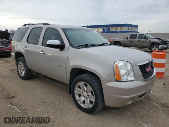2008 GMC Yukon SLT w/4SA with VIN 1GKFK13018J218030, listed as a Copart auction lot 85196224 with 240,080 mi miles and Salvage Title. Bid and sale history available at carsss.com. Image 4.