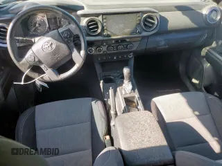 2021 Toyota Tacoma SR z VIN 5TFCZ5AN1MX256607, wystawiony jako Copart lot #52182225 z przebiegiem 44 717 mil mil oraz Szkoda całkowita • Salvage title. Historia ofert i sprzedaży dostępna na DreamBid. Obrazek 8.
