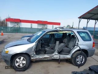 2005 Ford Escape XLS Value with VIN 1FMCU02Z15KA21718, listed as a IAAI auction lot 41835061 with 1 mi miles. Bid and sale history available at carsss.com. Image 15.
