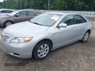 2007 Toyota Camry CE z VIN 4T1BE46K67U138778, wystawiony jako IAAI lot #42400763 z przebiegiem 191 729 mil mil oraz . Historia ofert i sprzedaży dostępna na DreamBid. Obrazek 2.