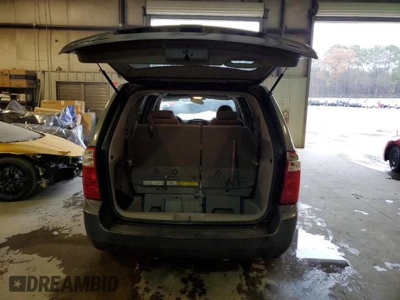 2006 Kia Sedona LX with VIN KNDMB233666079693, listed as a Copart auction lot 44993745 with 187,600 mi miles and Salvage Title. Bid and sale history available at carsss.com. Image 6.