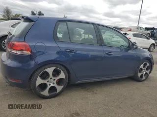 2011 Volkswagen GTI z VIN WVWGV7AJ2BW041102, wystawiony jako Copart lot #53326145 z przebiegiem 68 207 mil mil oraz Szkoda całkowita • Salvage title. Historia ofert i sprzedaży dostępna na DreamBid. Obrazek 3.