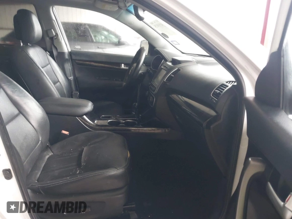 2014 Kia Sorento SX Limited with VIN 5XYKWDA70EG547281, listed as a IAAI auction lot 41555075 with 156,296 mi miles. Bid and sale history available at carsss.com. Image 5.