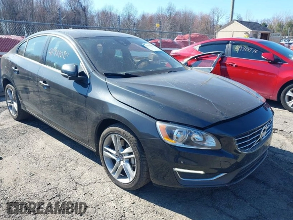 2015 Volvo S60 T5 Premier with VIN YV1612TB3F2315107, listed as a IAAI auction lot 41911081 with 121,149 mi miles. Bid and sale history available at carsss.com. Image 1.