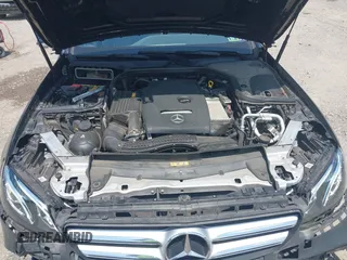 2018 Mercedes-Benz E 300 with VIN WDDZF4KB0JA394337, listed as a IAAI auction lot 42535687 with 40,509 mi miles and . Bid and sale history available at DreamBid. Image 10.