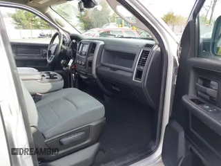 2014 Ram 1500 Express z VIN 1C6RR7FTXES136971, wystawiony jako IAAI lot #41845334 z przebiegiem 94 893 mil mil oraz . Historia ofert i sprzedaży dostępna na DreamBid. Obrazek 5.
