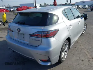 2015 Lexus CT 200h z VIN JTHKD5BH8F2224030, wystawiony jako IAAI lot #41624510 z przebiegiem 95 176 mil mil oraz . Historia ofert i sprzedaży dostępna na DreamBid. Obrazek 4.