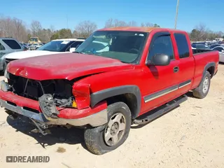 2006 Chevrolet Silverado 1500 LT2 with VIN 1GCEK19B56Z218062, listed as a IAAI auction lot 41699683 with 290,252 mi miles. Bid and sale history available at carsss.com. Image 2.
