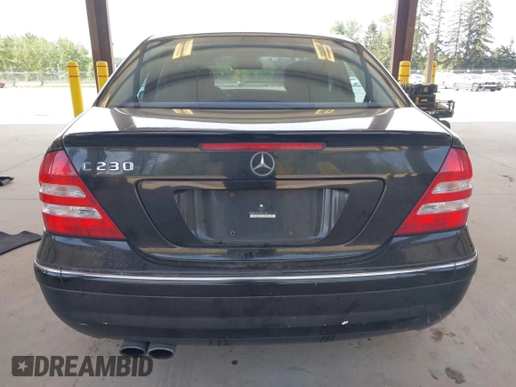 2007 Mercedes-Benz C 230 Sport z VIN WDBRF52H17F931750, wystawiony jako IAAI lot #42207507 z przebiegiem 164 202 mil mil oraz . Historia ofert i sprzedaży dostępna na DreamBid. Obrazek 16.