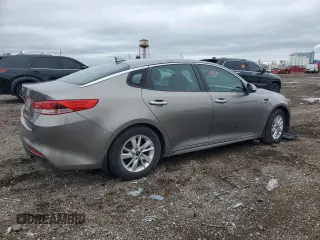 2016 Kia Optima LX z VIN 5XXGT4L3XGG104667, wystawiony jako Copart lot #53968815 z przebiegiem 82 417 mil mil oraz Szkoda całkowita • Salvage title. Historia ofert i sprzedaży dostępna na DreamBid. Obrazek 3.