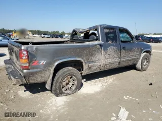 2000 Chevrolet Silverado 1500 LT with VIN 1GCEK19T7YE190607, listed as a Copart auction lot 46532245 with 174,903 mi miles and Salvage Title. Bid and sale history available at carsss.com. Image 3.