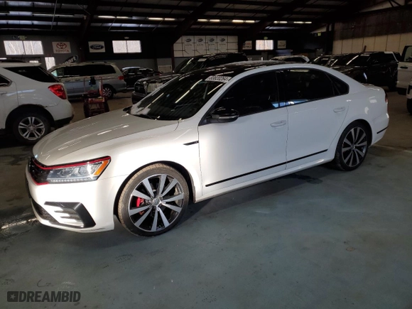2018 Volkswagen Passat V6 GT with VIN 1VWJM7A38JC041435, listed as a Copart auction lot 83820264 with 175,427 mi miles and Clean Title. Bid and sale history available at carsss.com. Image 1.