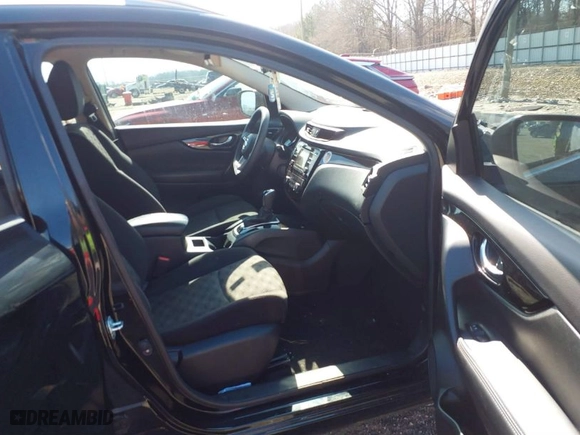 2017 Nissan Rogue Sport S with VIN JN1BJ1CPXHW004122, listed as a IAAI auction lot 41684470 with 112,669 mi miles. Bid and sale history available at carsss.com. Image 5.