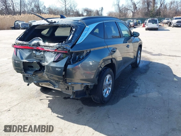 2023 Hyundai Tucson SEL z VIN 5NMJBCAE5PH237670, wystawiony jako IAAI lot #41747912 z przebiegiem 21 607 mil mil oraz . Historia ofert i sprzedaży dostępna na DreamBid. Obrazek 4.