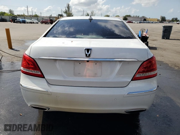 2013 Hyundai Equus Signature z VIN KMHGH4JH1DU067560, wystawiony jako Copart lot #57420475 z przebiegiem 85 291 mil mil oraz Czysty tytuł • Clean title. Historia ofert i sprzedaży dostępna na DreamBid. Obrazek 6.